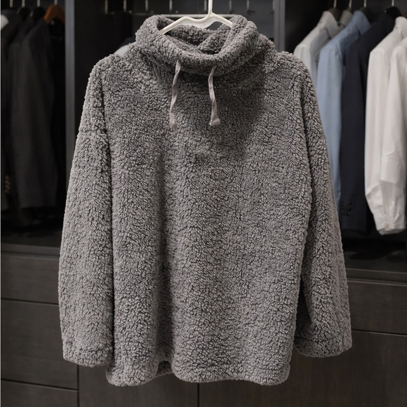 Old Navy Gray Turtleneck Sweater - Picture 3 of 3